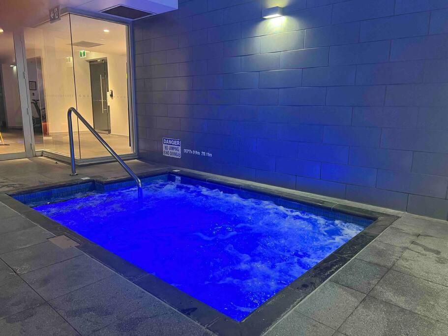 City Apartment, Pool & Carpark แอดิเลด ภายนอก รูปภาพ