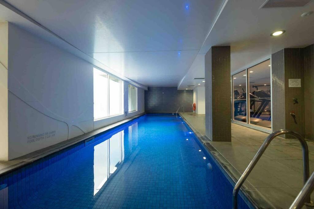 City Apartment, Pool & Carpark แอดิเลด ภายนอก รูปภาพ