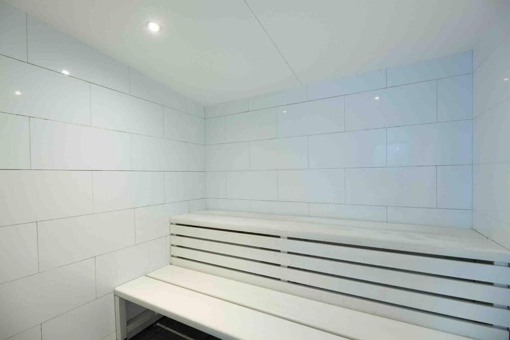 City Apartment, Pool & Carpark แอดิเลด ภายนอก รูปภาพ