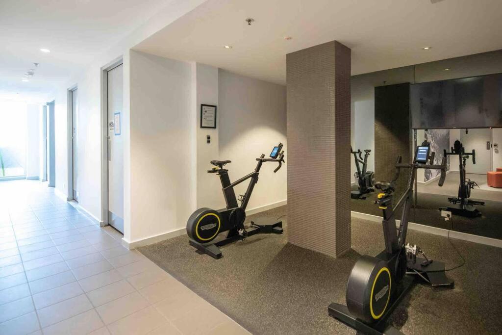 City Apartment, Pool & Carpark แอดิเลด ภายนอก รูปภาพ