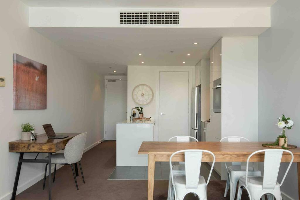City Apartment, Pool & Carpark แอดิเลด ภายนอก รูปภาพ