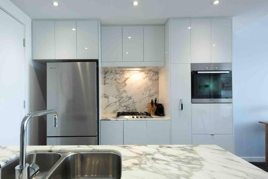 City Apartment, Pool & Carpark แอดิเลด ภายนอก รูปภาพ